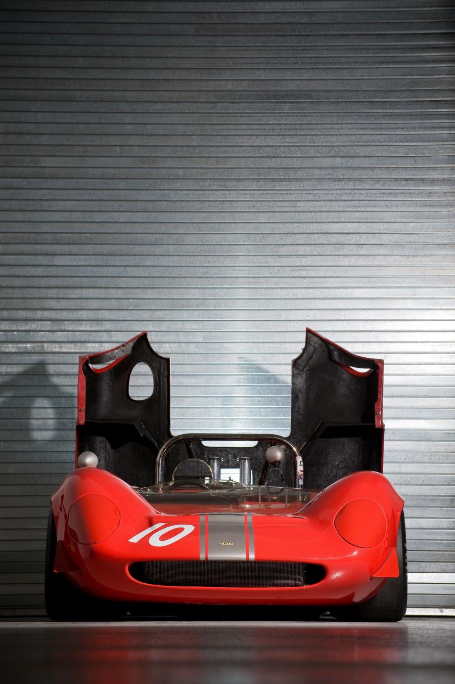  Lola T70 Spyder (Mk I) 1965 года  (фото 11 из 20)